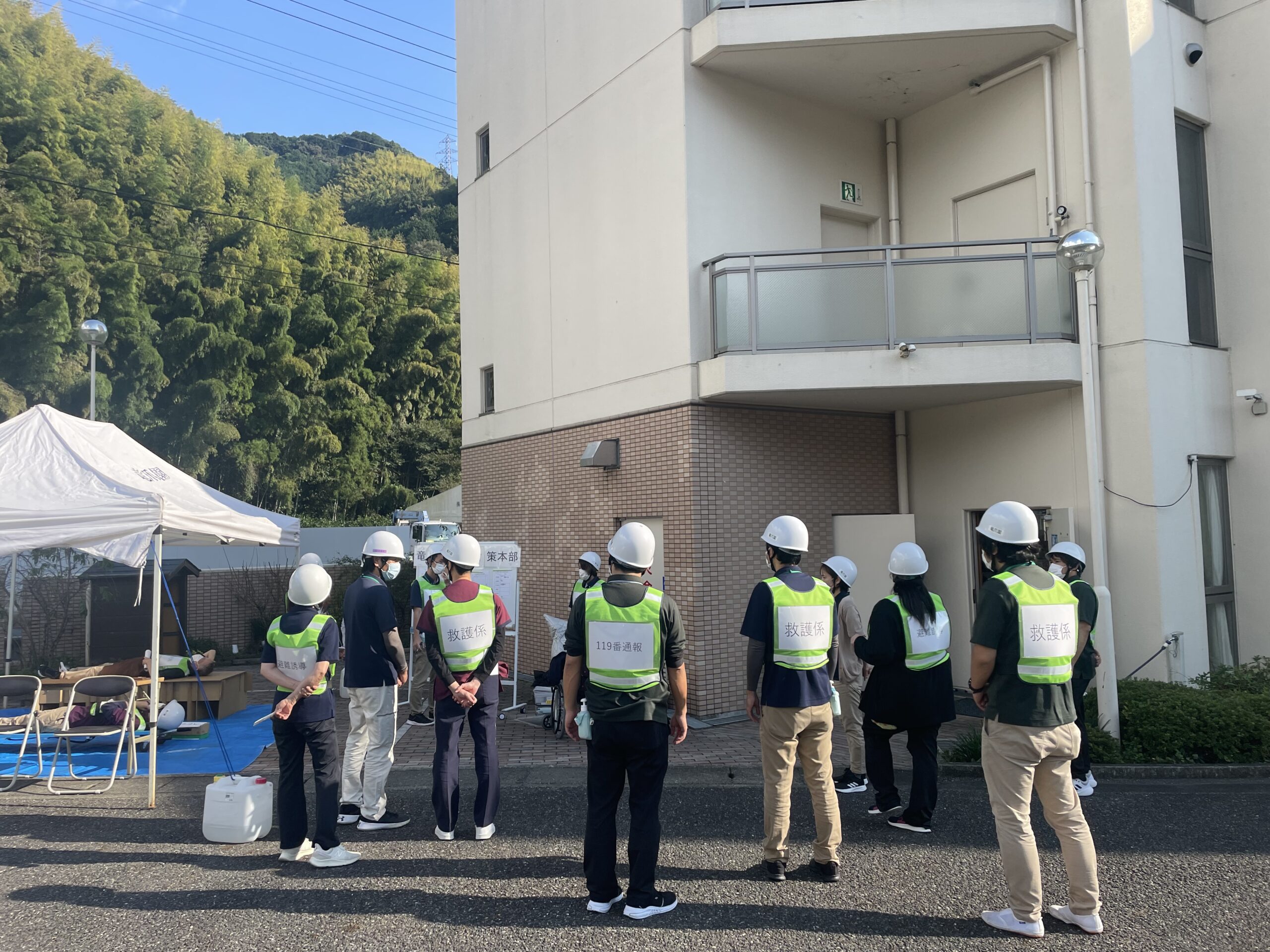消防設備点検作業スタッフの写真